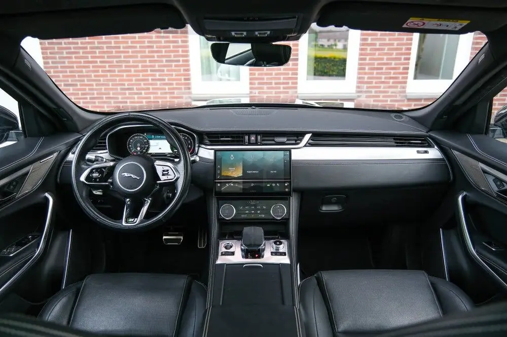 Jaguar F-Pace 2.0 P400e PHEV R-Dynamic Black uit 2022, foto 7