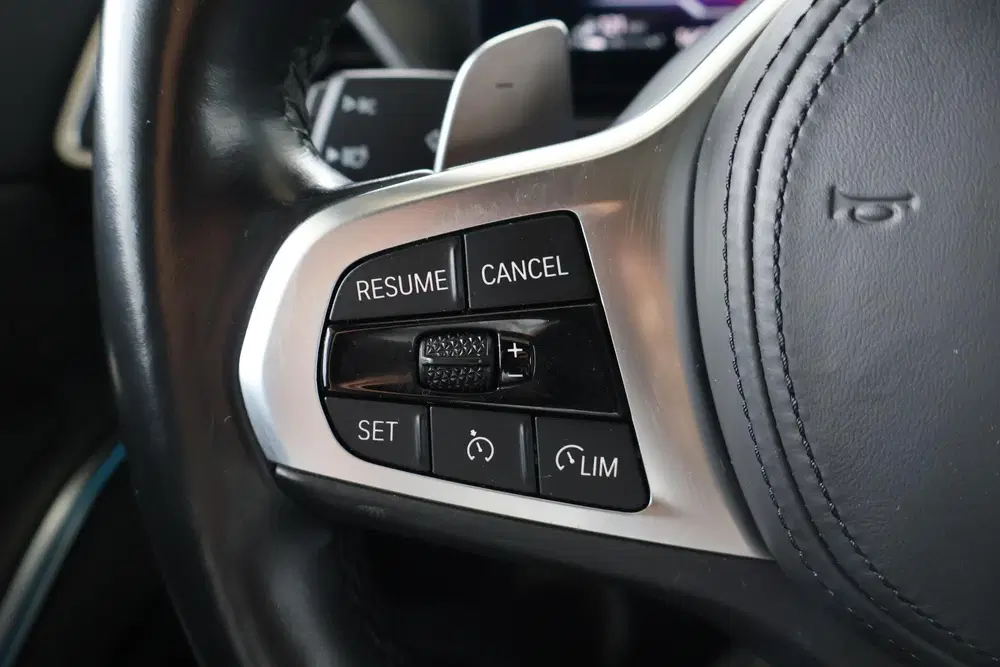 BMW 3-serie 330e xDrive uit 2023, foto 19