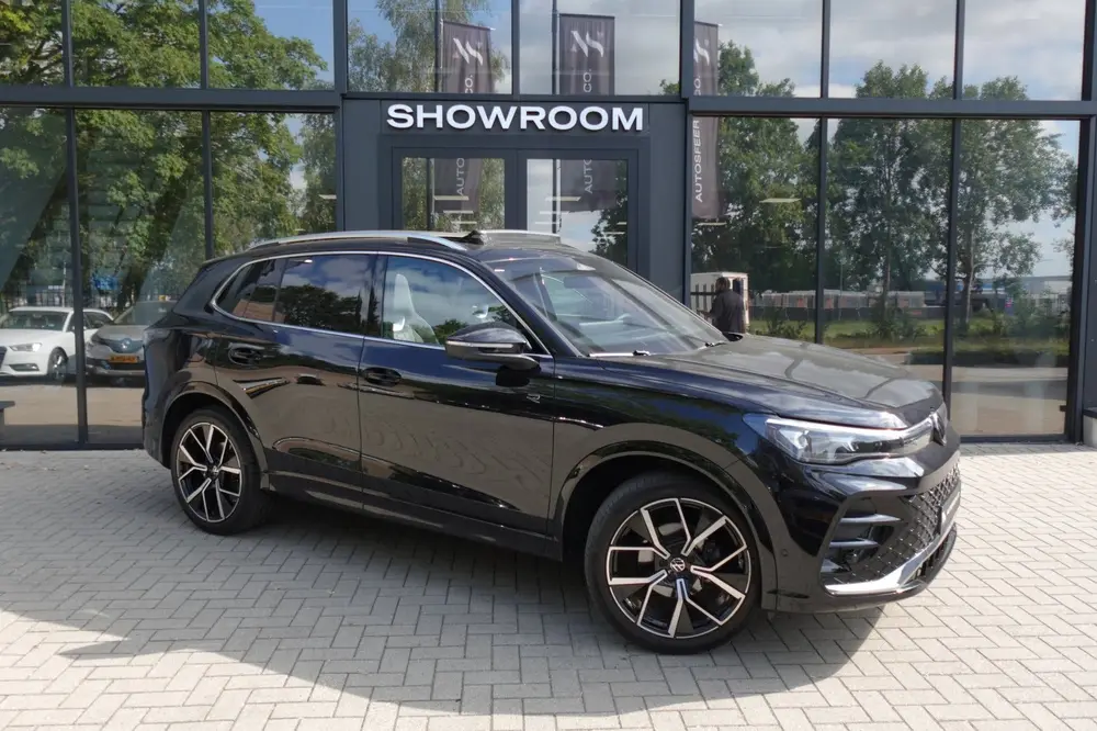 Volkswagen Tiguan 1.5 eTSI R-Line Business PANO KEYLESS H&K uit 2024, foto 10