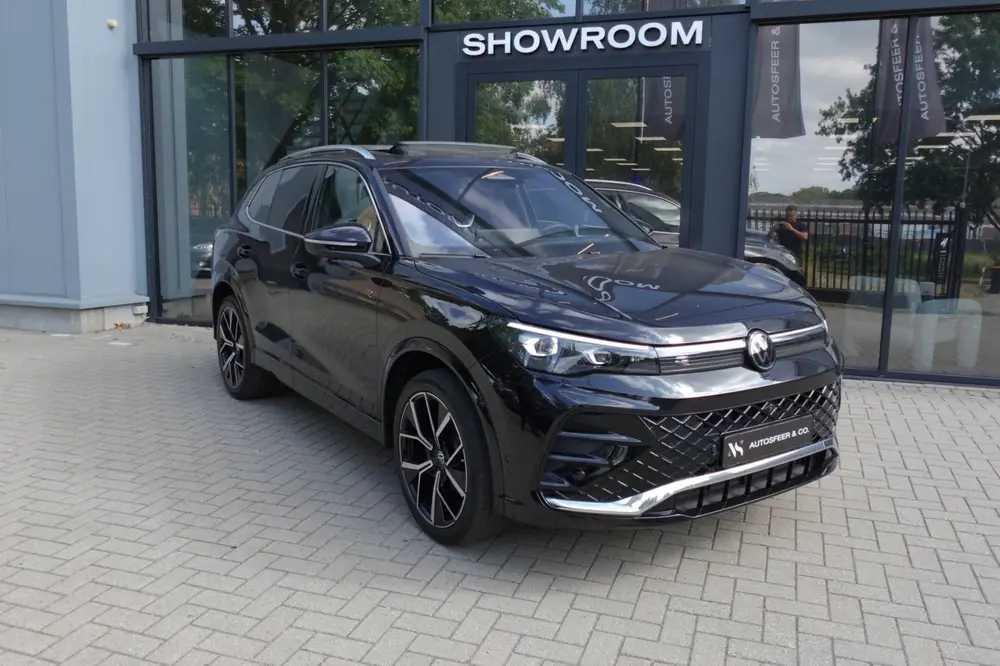 Volkswagen Tiguan 1.5 eTSI R-Line Business PANO KEYLESS H&K uit 2024, foto 18