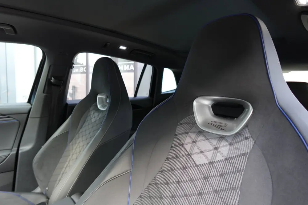 Volkswagen Tiguan 1.5 eTSI R-Line Business PANO KEYLESS H&K uit 2024, foto 4
