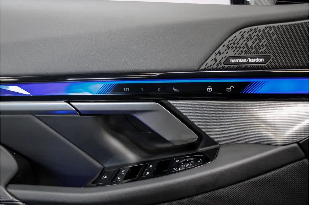 BMW 5-serie 5 Serie Touring 530e M Sport Shadow uit 2025, foto 11