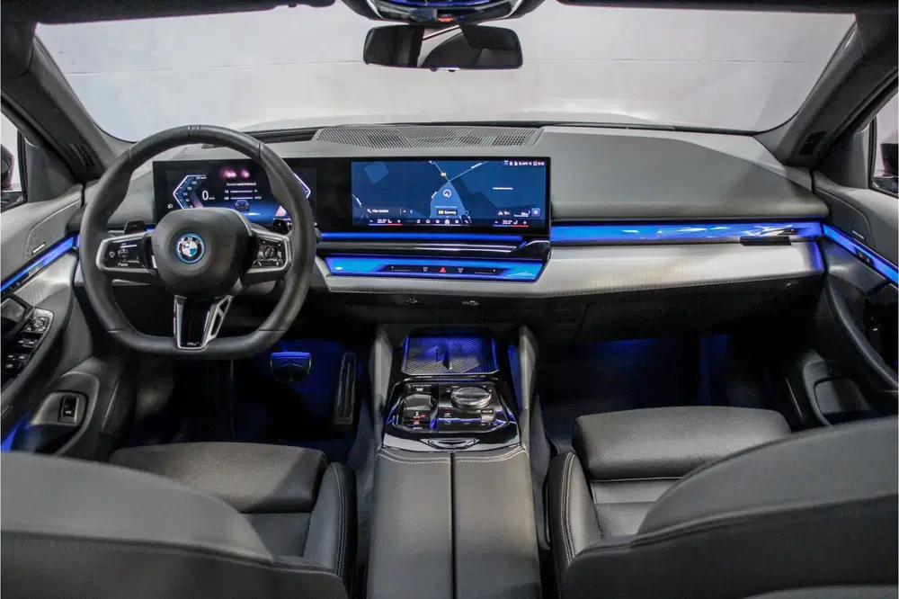 BMW 5-serie 5 Serie Touring 530e M Sport Shadow uit 2025, foto 13
