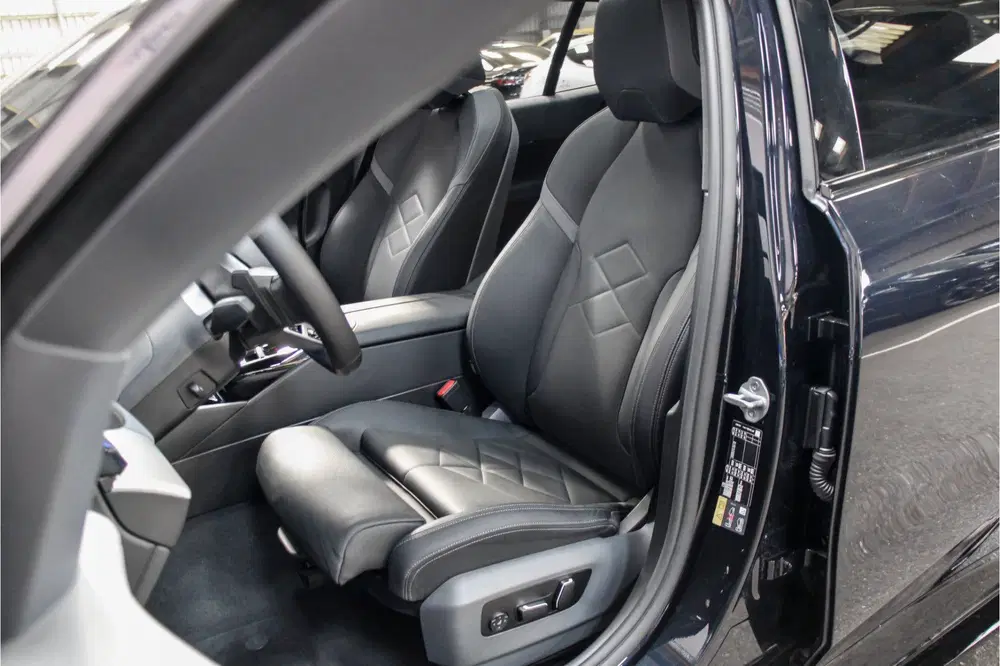 BMW 5-serie 5 Serie Touring 530e M Sport Shadow uit 2025, foto 8