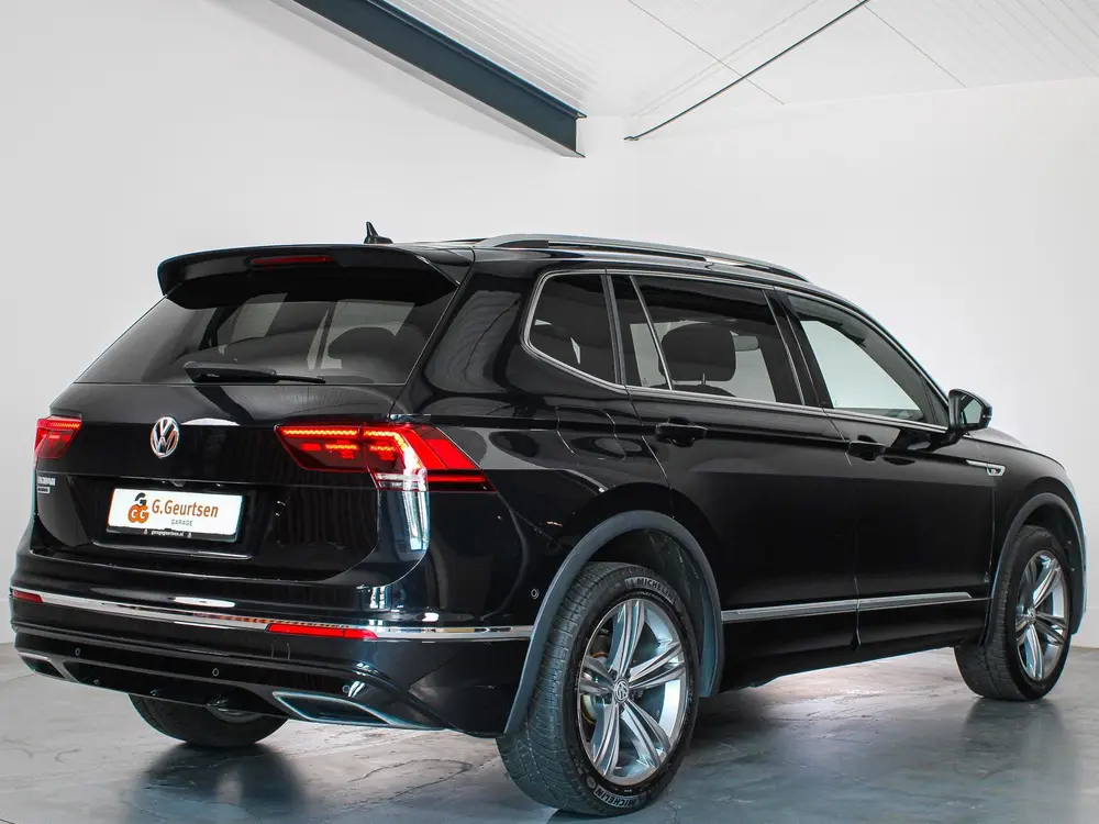 Volkswagen Tiguan Allspace 1.5 TSI Highline Business R-line uit 2021, foto 2
