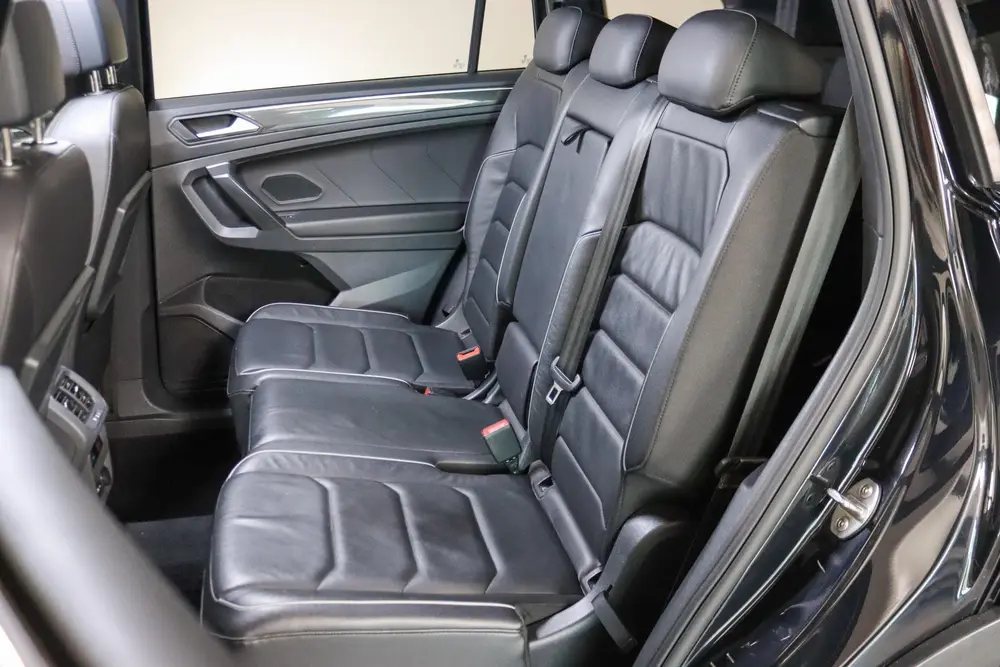 Volkswagen Tiguan Allspace 1.5 TSI Highline Business R-line uit 2021, foto 5