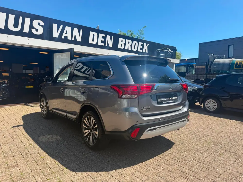 Mitsubishi Outlander 2.0 Instyle+ 4WD|7Pers|Automaat|Navi|Pa uit 2019, foto 2