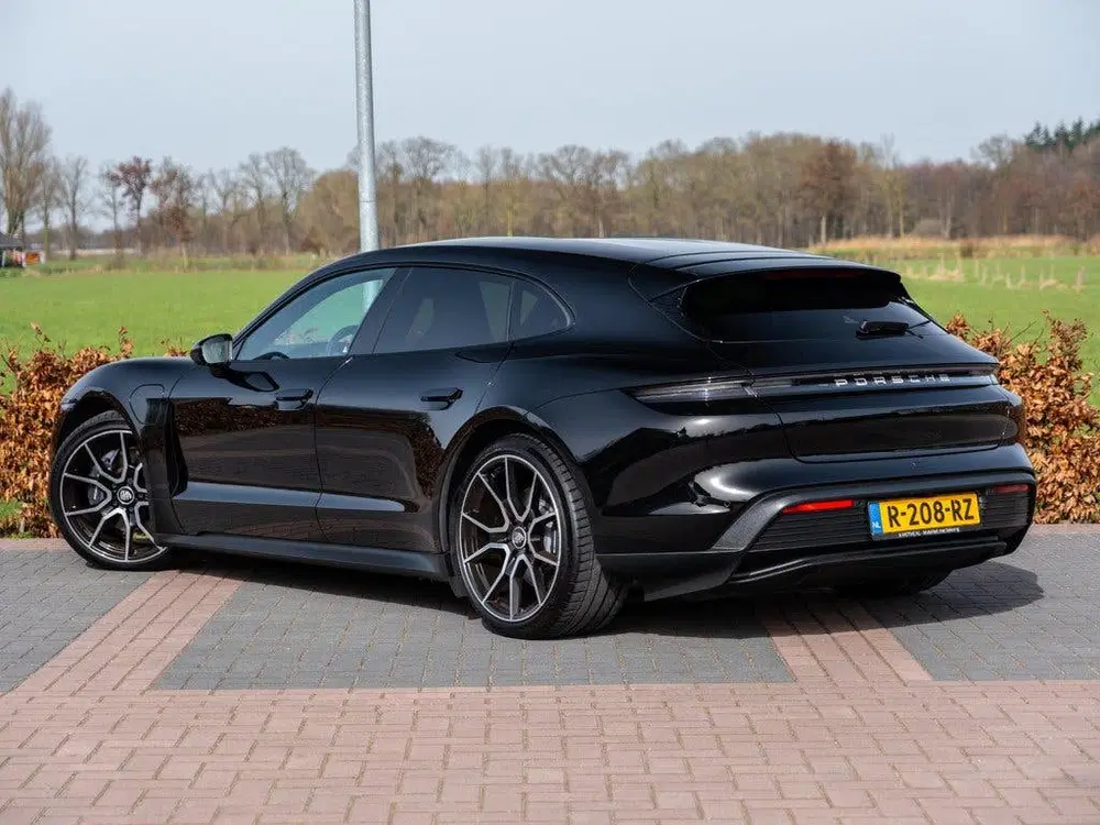 Porsche Taycan 79 kWh uit 2022, foto 15