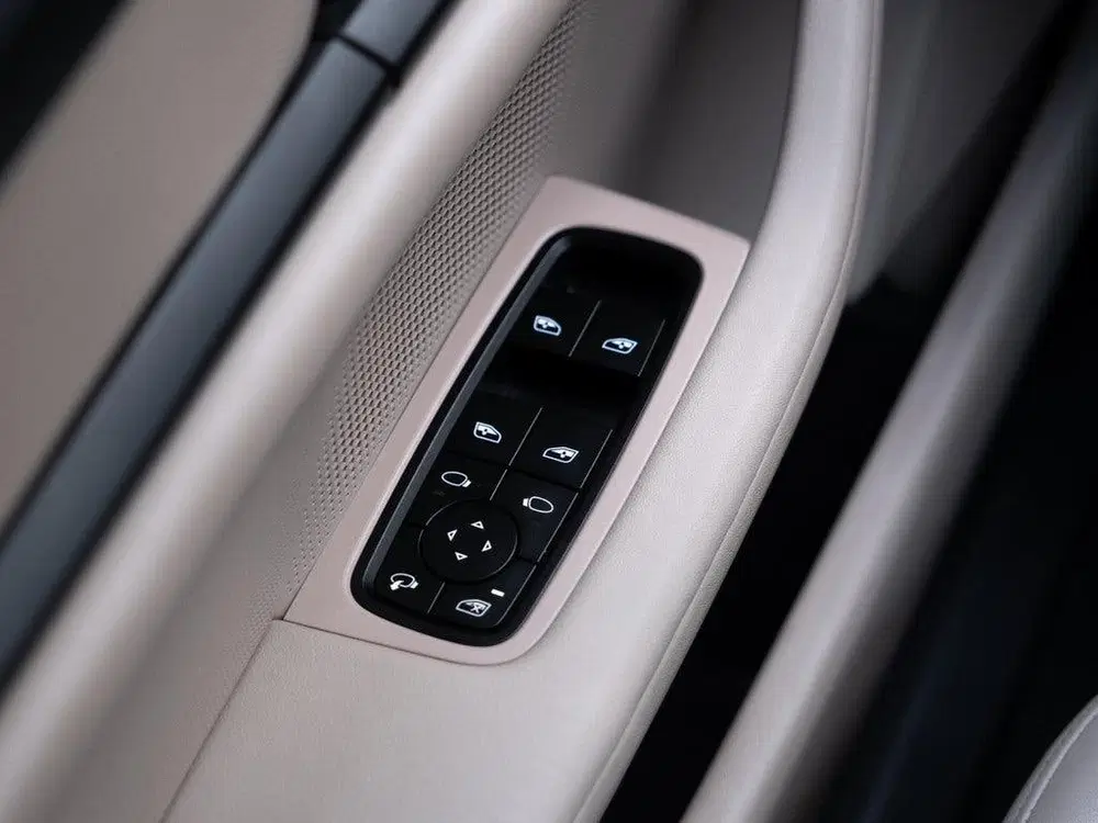 Porsche Taycan 79 kWh uit 2022, foto 16