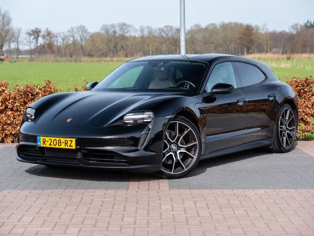 Porsche Taycan 79 kWh uit 2022, foto 2