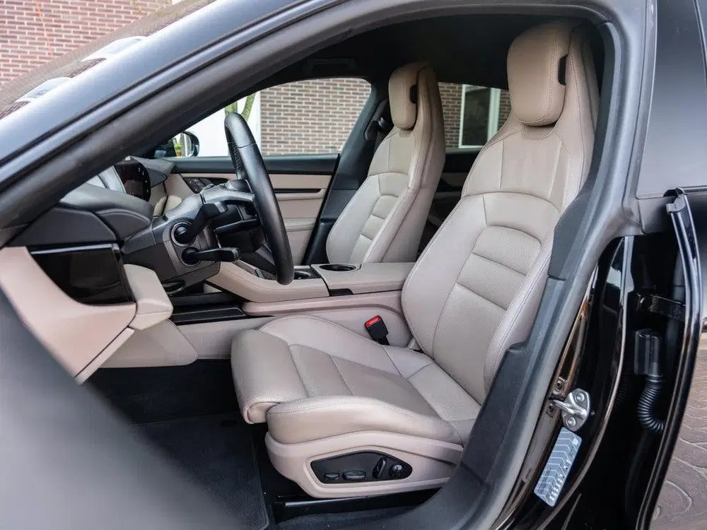Porsche Taycan 79 kWh uit 2022, foto 3