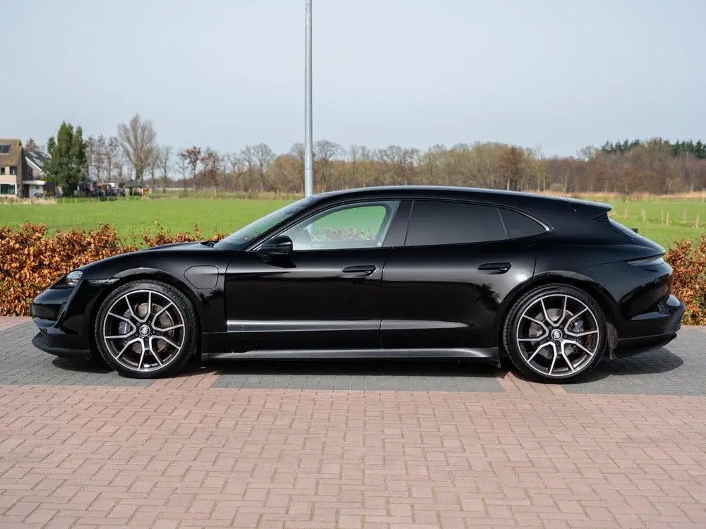 Porsche Taycan 79 kWh uit 2022, foto 4