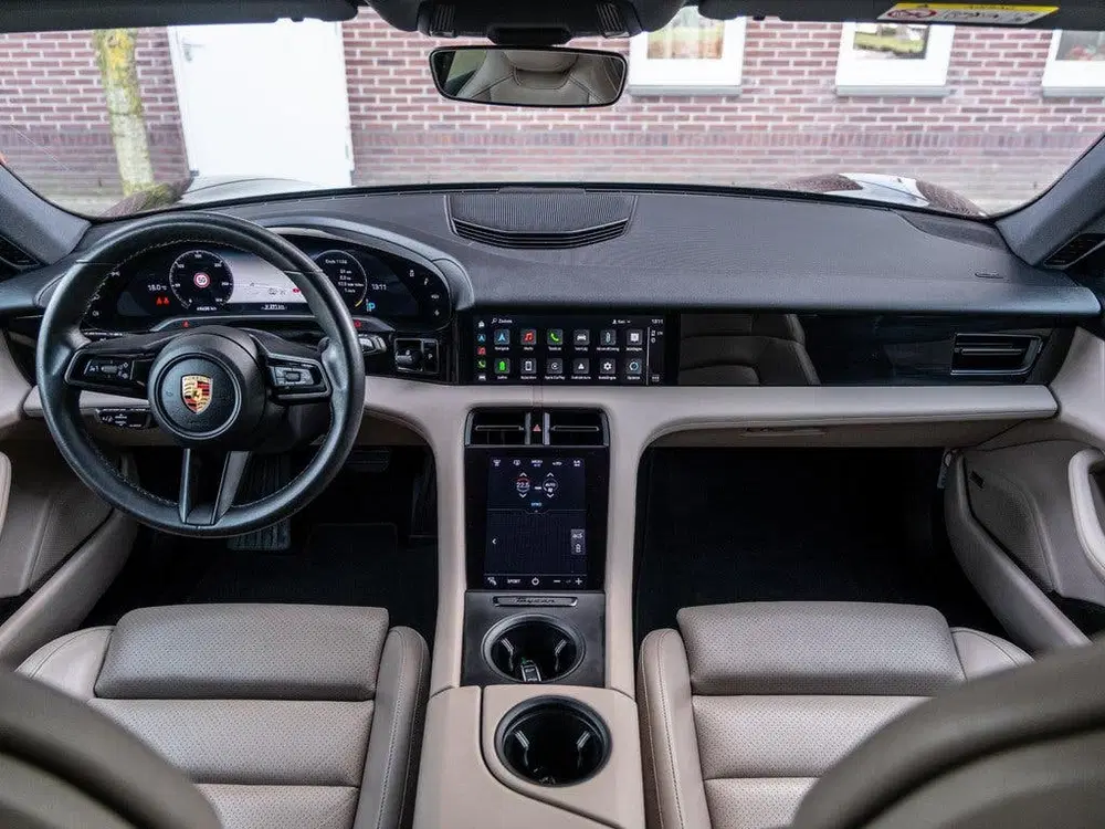 Porsche Taycan 79 kWh uit 2022, foto 8