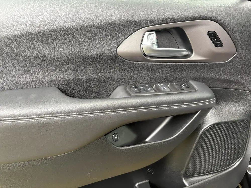 Chrysler Grand Voyager 3.6 V6 Hybrid ACC/360/Carplay uit 2025, foto 7