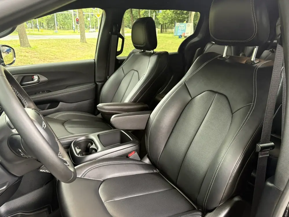 Chrysler Grand Voyager 3.6 V6 Hybrid ACC/360/Carplay uit 2025, foto 8