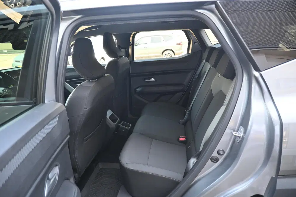 Dacia Duster TCe 130 mild hybrid Extreme uit 2024, foto 11