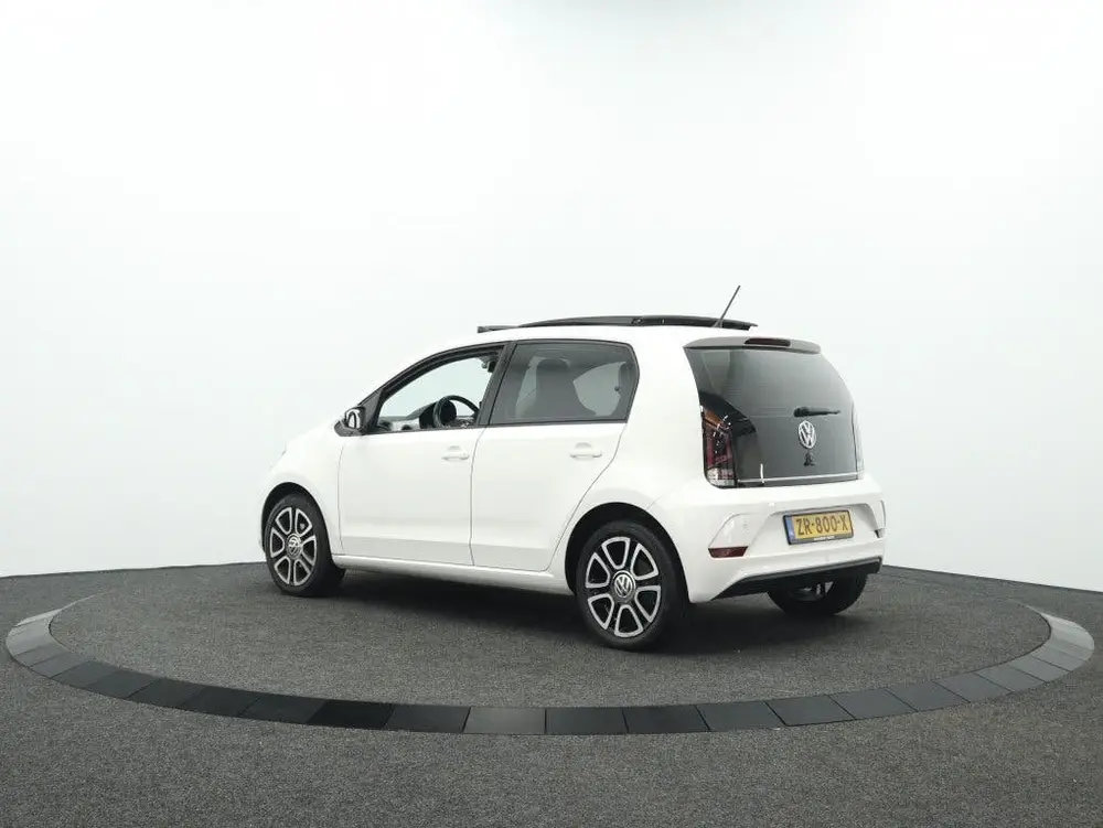 Volkswagen Up! 1.0 BMT high-up! | Panoramadak | Stoelverwarm uit 2019, foto 9