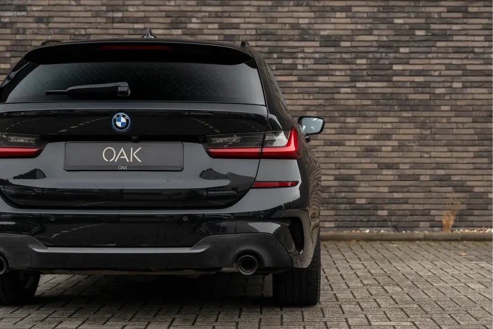 BMW 3-serie 3 Serie Touring 330e uit 2022, foto 11