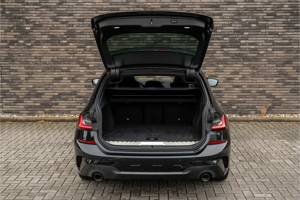 BMW 3-serie 3 Serie Touring 330e uit 2022, foto 12