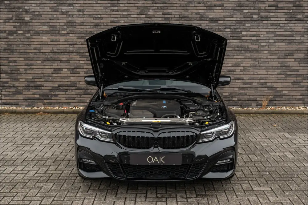 BMW 3-serie 3 Serie Touring 330e uit 2022, foto 9