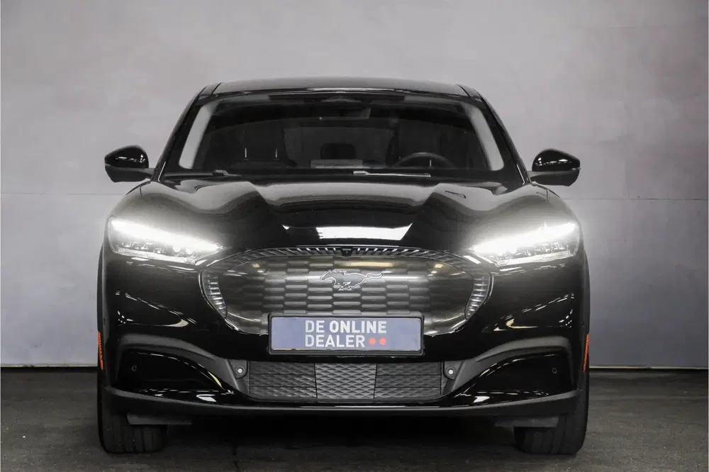 Ford Mustang Mach-E RWD 75 kWh uit 2022, foto 2