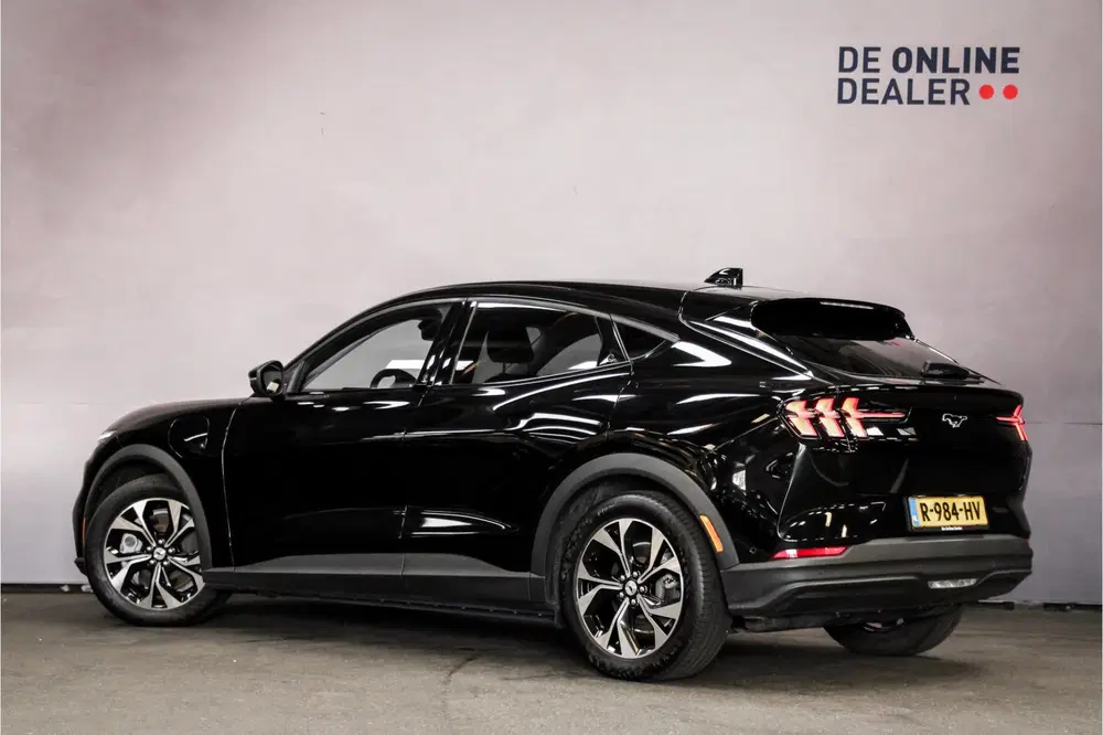 Ford Mustang Mach-E RWD 75 kWh uit 2022, foto 4