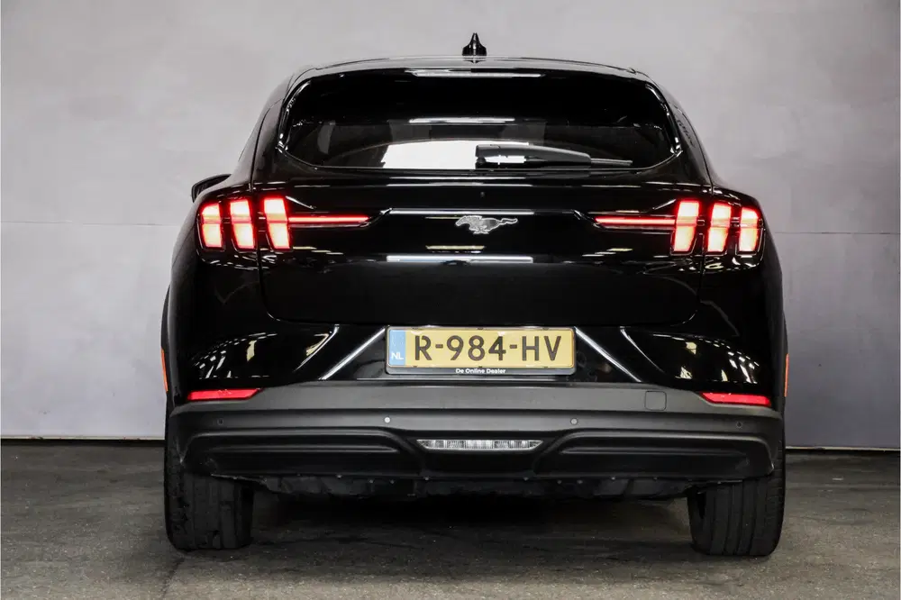 Ford Mustang Mach-E RWD 75 kWh uit 2022, foto 5
