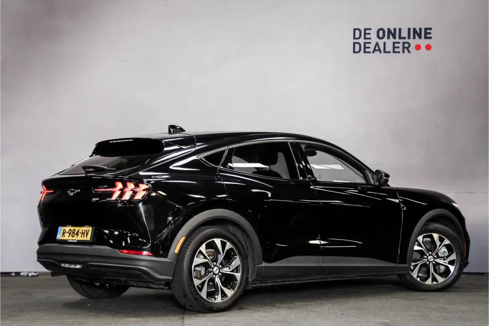 Ford Mustang Mach-E RWD 75 kWh uit 2022, foto 6
