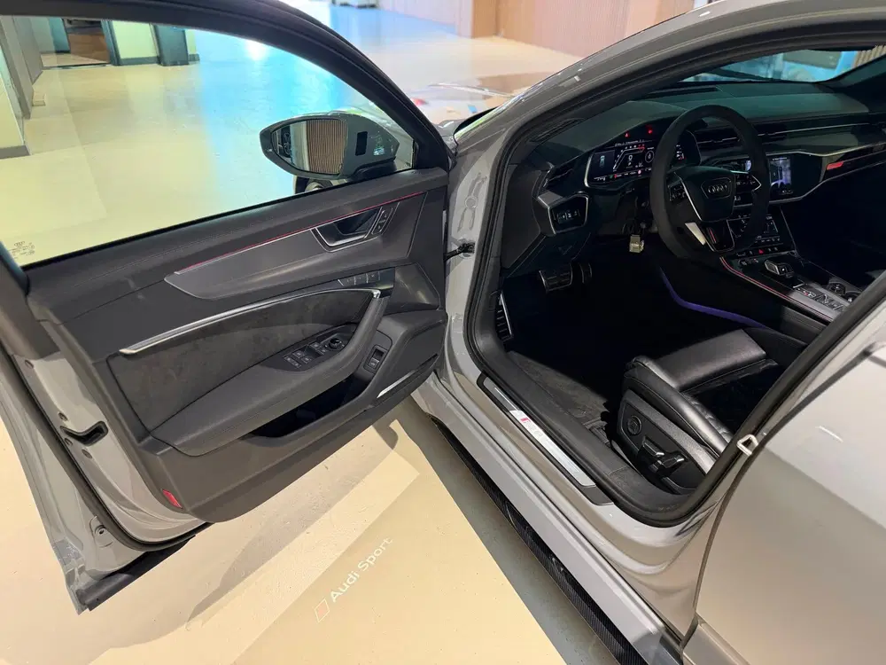 Audi RS6 4.0 TFSI quattro 600PK uit 2021, foto 16