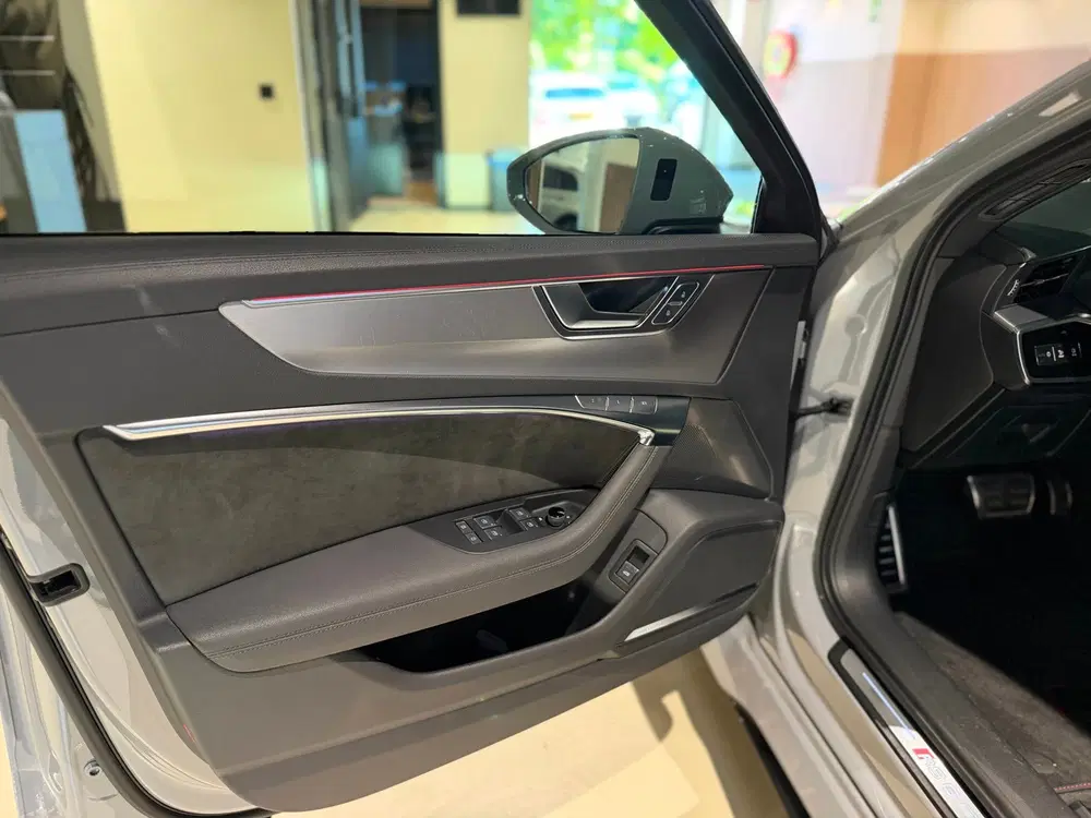 Audi RS6 4.0 TFSI quattro 600PK uit 2021, foto 17