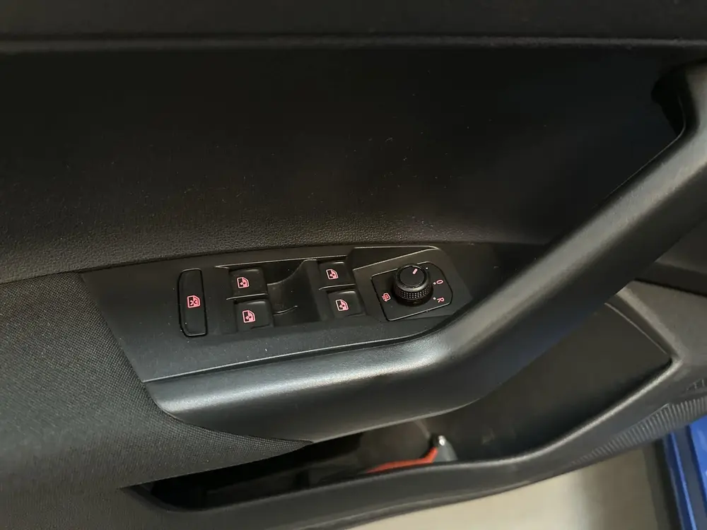 Volkswagen Polo 1.0 TSI R-Line Edition Parkeersensoren Navig uit 2021, foto 17