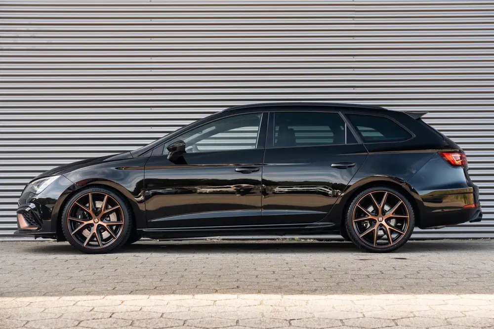 SEAT Leon 2.0 TSI CUPRA R 4DRIVE PANO CARBON BREMBO uit 2020, foto 4