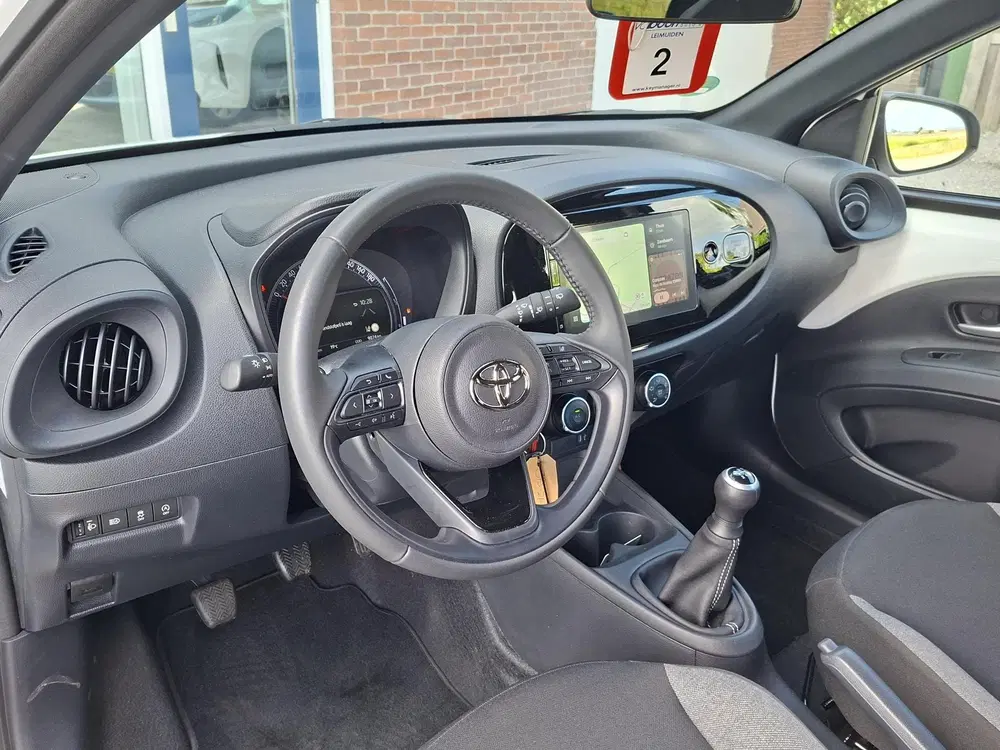 Toyota Aygo X 1.0 VVT-i MT Play CAMERA uit 2025, foto 17