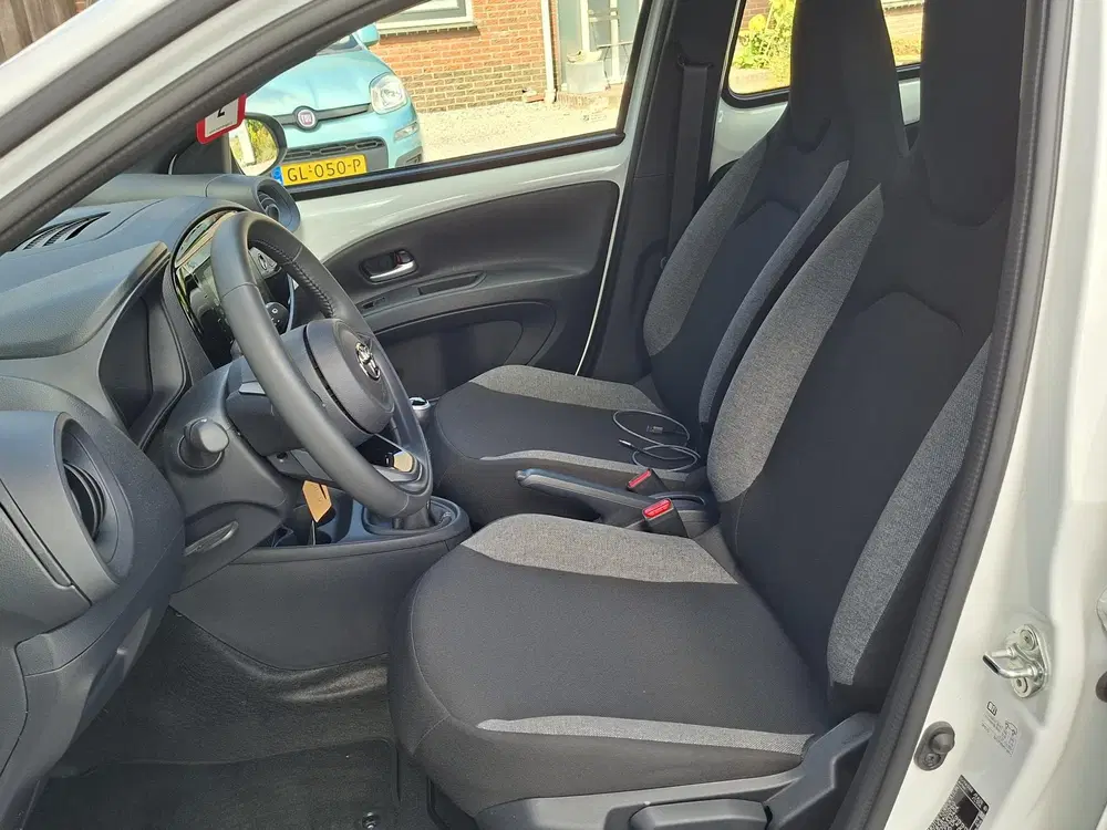 Toyota Aygo X 1.0 VVT-i MT Play CAMERA uit 2025, foto 18