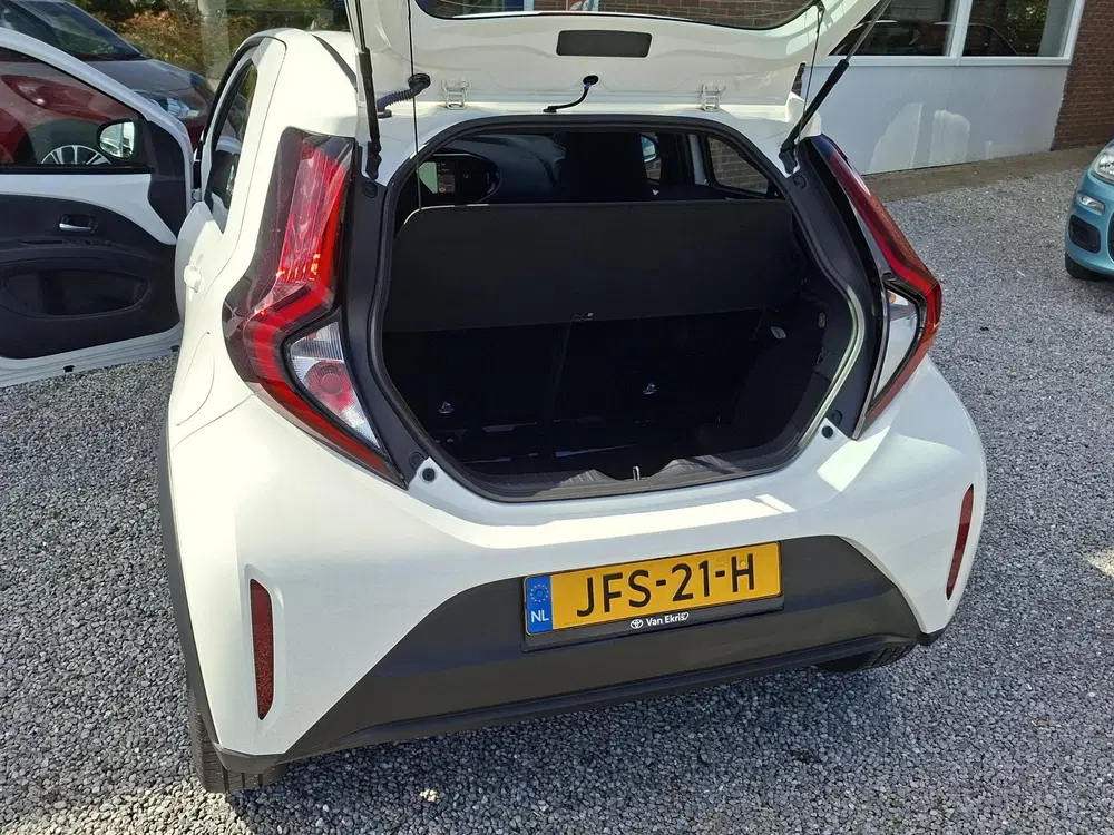 Toyota Aygo X 1.0 VVT-i MT Play CAMERA uit 2025, foto 19