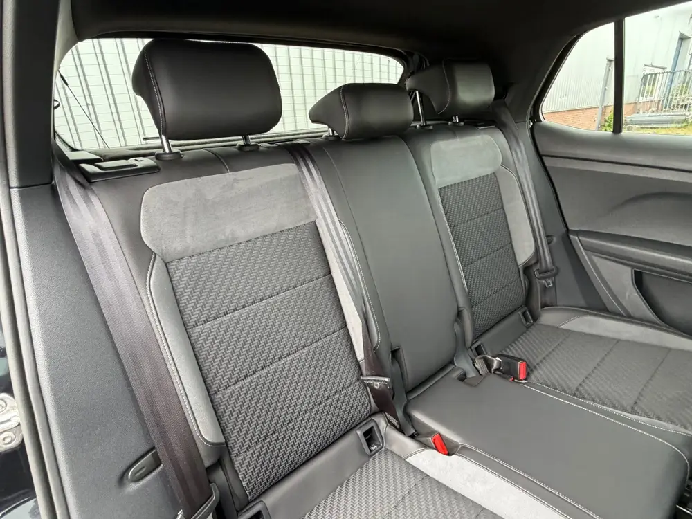 Volkswagen T-Cross 1.0 TSI DSG Automaat 2x R-Line - DeepBlac uit 2019, foto 18