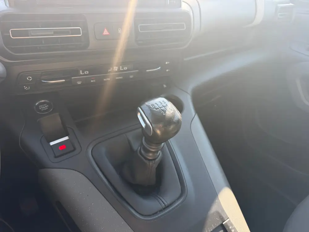 Citroën Berlingo Citroen Berlingo 1.2 PureTech Shine uit 2019, foto 13