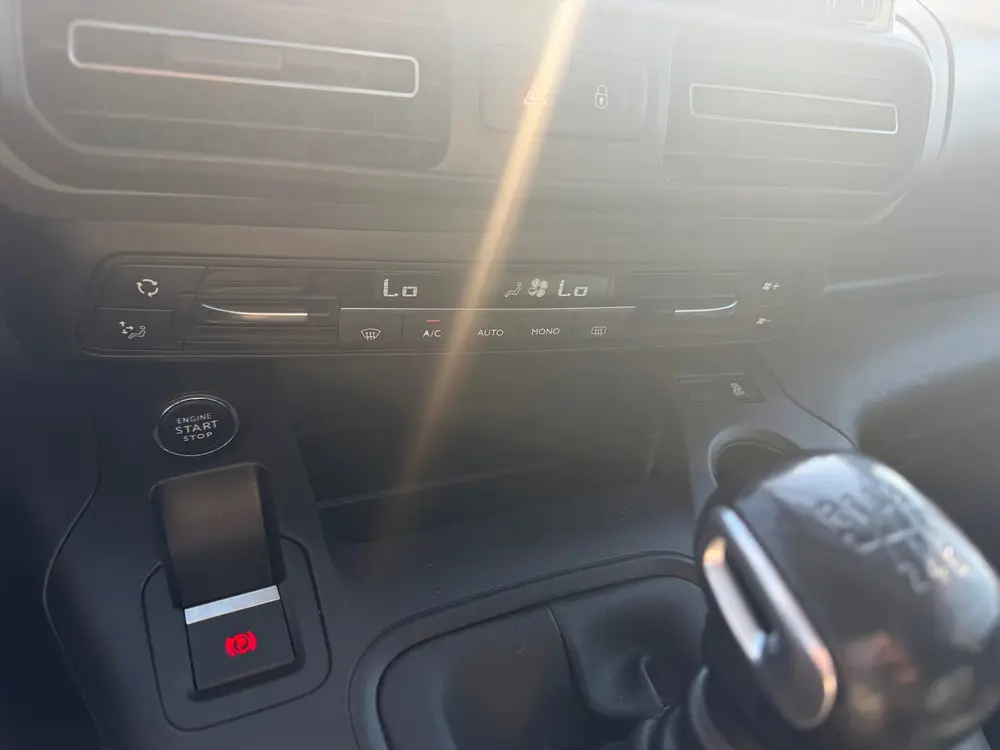 Citroën Berlingo Citroen Berlingo 1.2 PureTech Shine uit 2019, foto 16