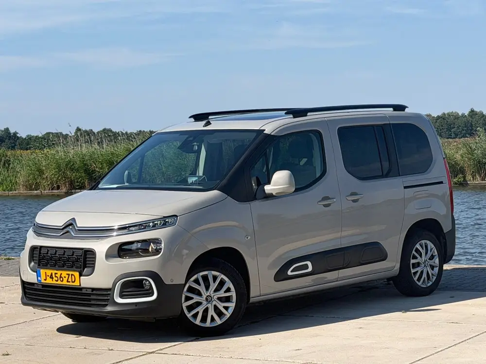 Citroën Berlingo Citroen Berlingo 1.2 PureTech Shine uit 2019, foto 19