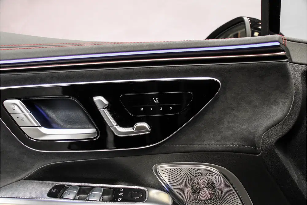 Mercedes-Benz EQE 350 AMG Night Edition 89 kWh uit 2024, foto 12