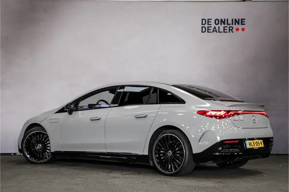 Mercedes-Benz EQE 350 AMG Night Edition 89 kWh uit 2024, foto 4