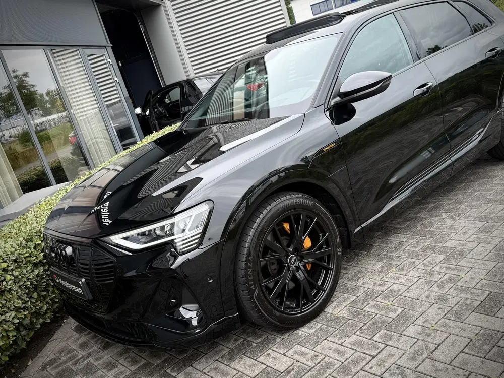 Audi e-tron 55 quattro S Line Black Edition uit 2023, foto 14