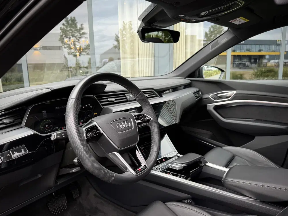 Audi e-tron 55 quattro S Line Black Edition uit 2023, foto 18
