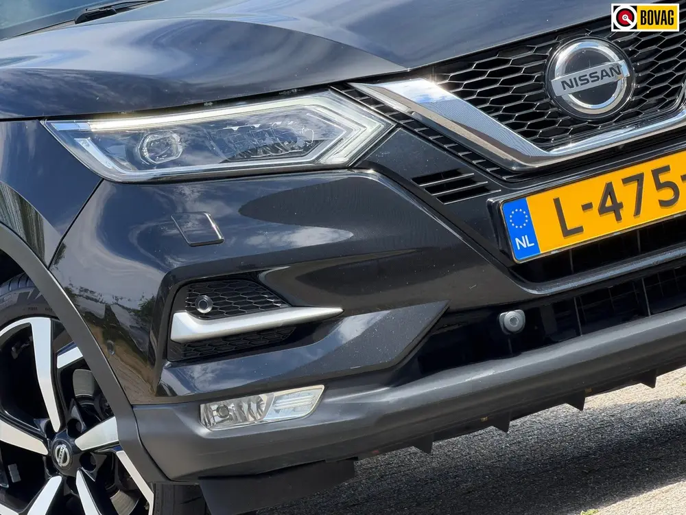 Nissan Qashqai 1.3 DIG-T Tekna + Automaat - Brilliant Black uit 2019