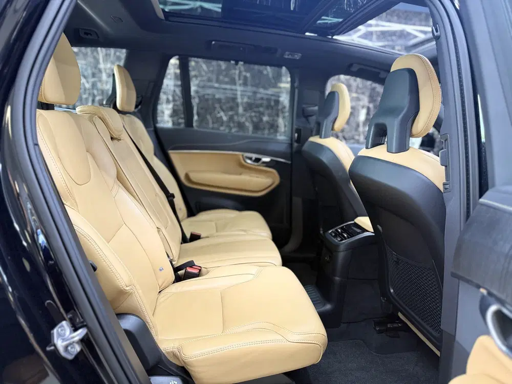 Volvo XC90 2.0 B6 AWD R-Design uit 2021, foto 10
