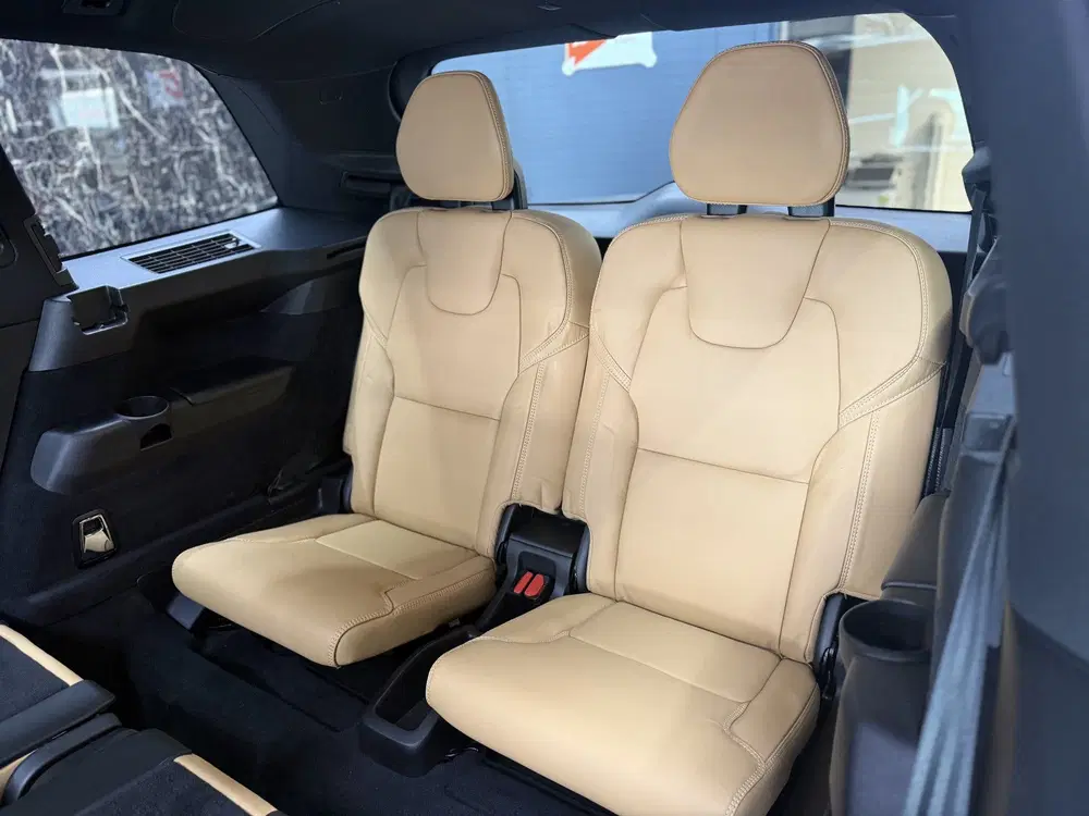 Volvo XC90 2.0 B6 AWD R-Design uit 2021, foto 12