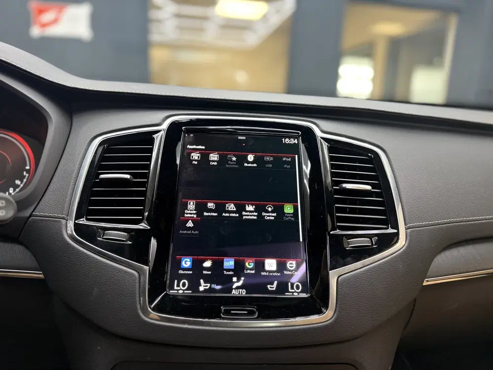 Volvo XC90 2.0 B6 AWD R-Design uit 2021, foto 19