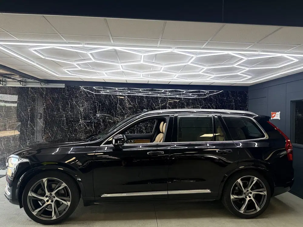 Volvo XC90 2.0 B6 AWD R-Design uit 2021, foto 3