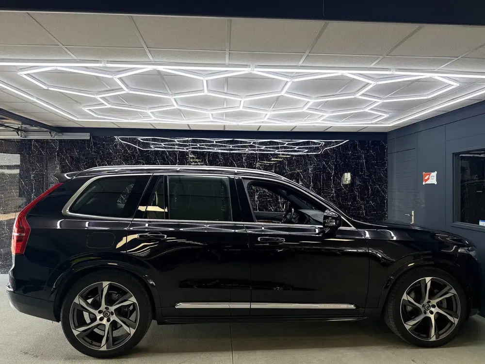 Volvo XC90 2.0 B6 AWD R-Design uit 2021, foto 4