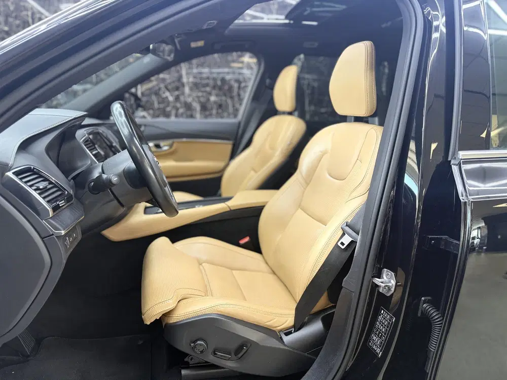 Volvo XC90 2.0 B6 AWD R-Design uit 2021, foto 7